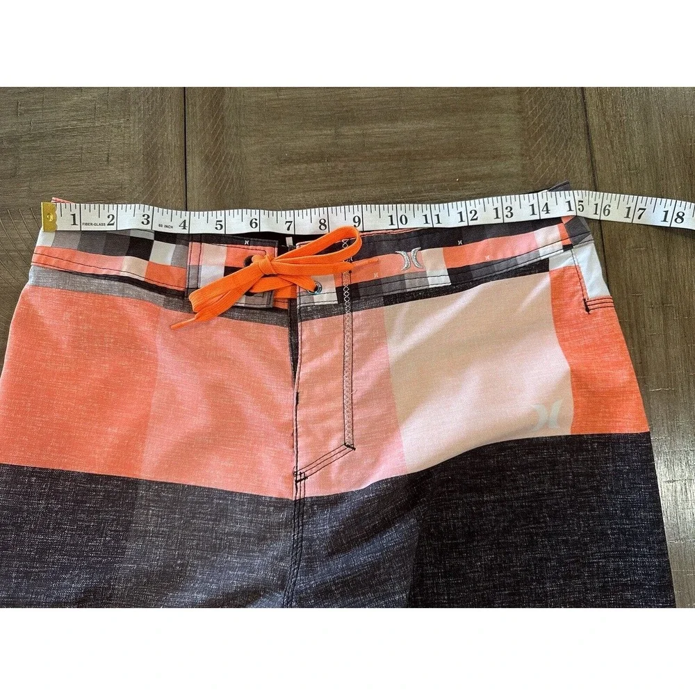 Hurley Phantom Buckle Men’s Size 28 Board Shorts Orange Grey Logo Drawstring